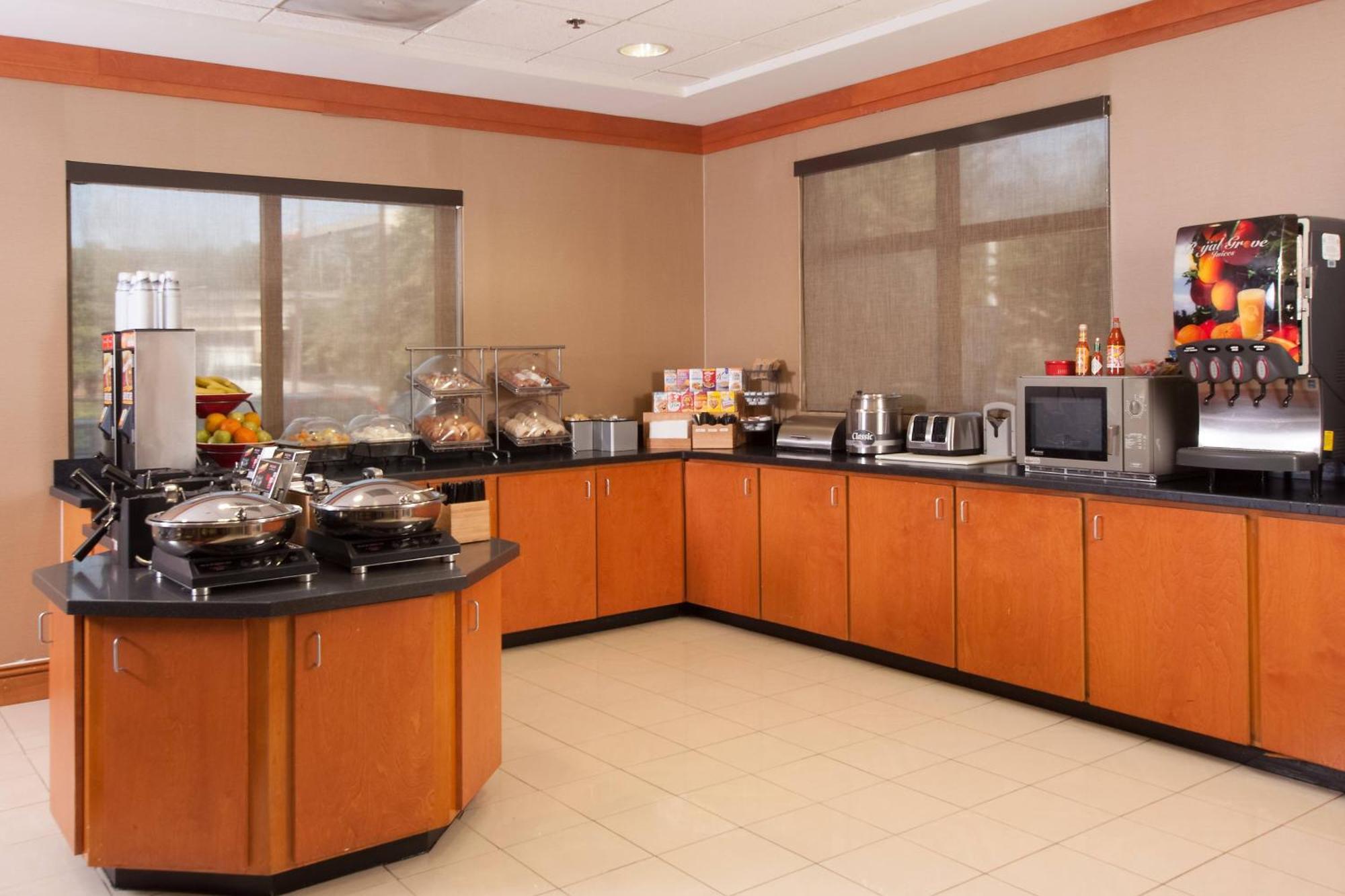 Fairfield Inn And Suites Atlanta Airport South/Sullivan Road College Park Exterior photo