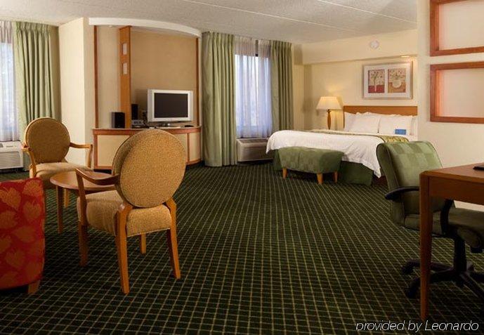 Fairfield Inn And Suites Atlanta Airport South/Sullivan Road College Park Room photo